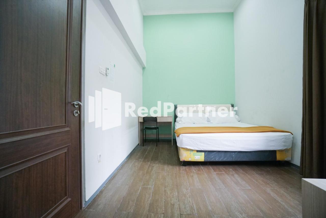 Toba Mansion Syariah Near Benhil Redpartner Hotel Jakarta Kültér fotó