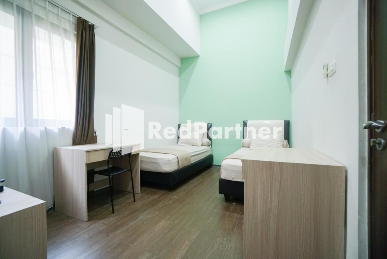 Toba Mansion Syariah Near Benhil Redpartner Hotel Jakarta Kültér fotó