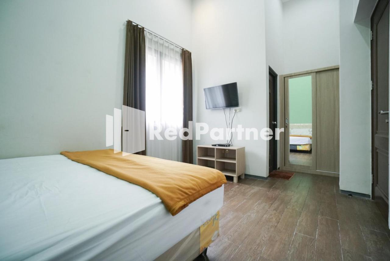 Toba Mansion Syariah Near Benhil Redpartner Hotel Jakarta Kültér fotó
