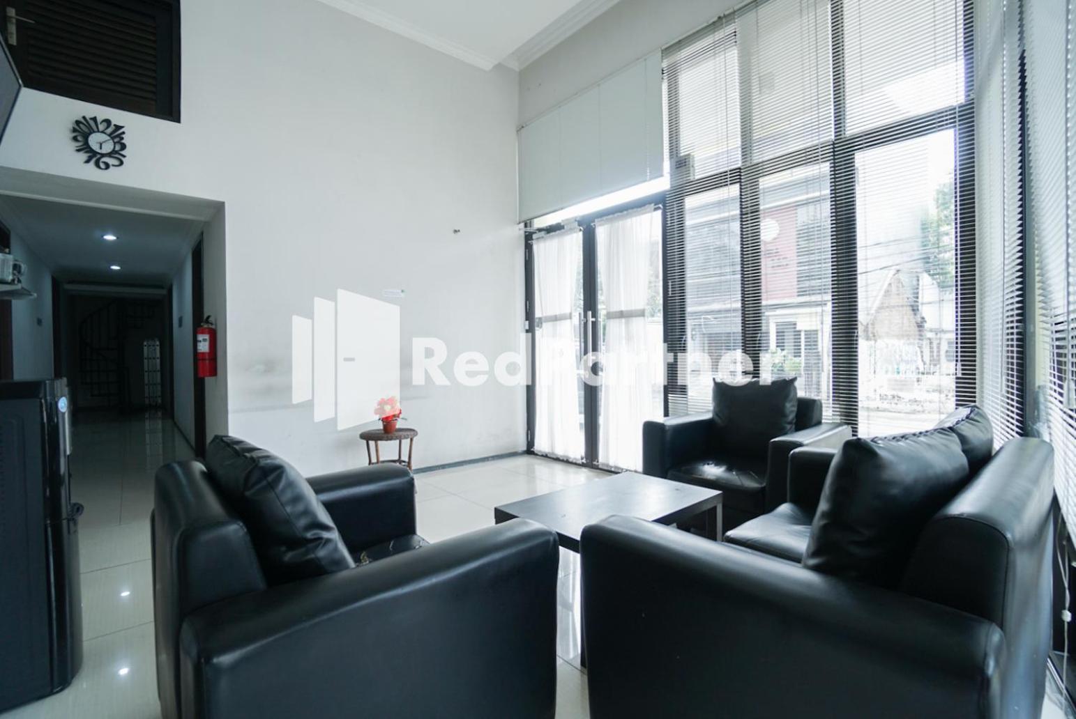 Toba Mansion Syariah Near Benhil Redpartner Hotel Jakarta Kültér fotó