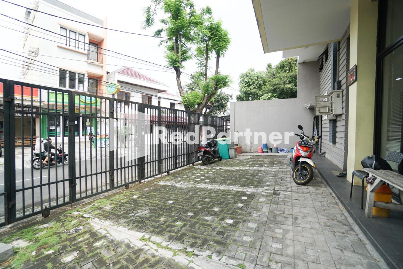 Toba Mansion Syariah Near Benhil Redpartner Hotel Jakarta Kültér fotó