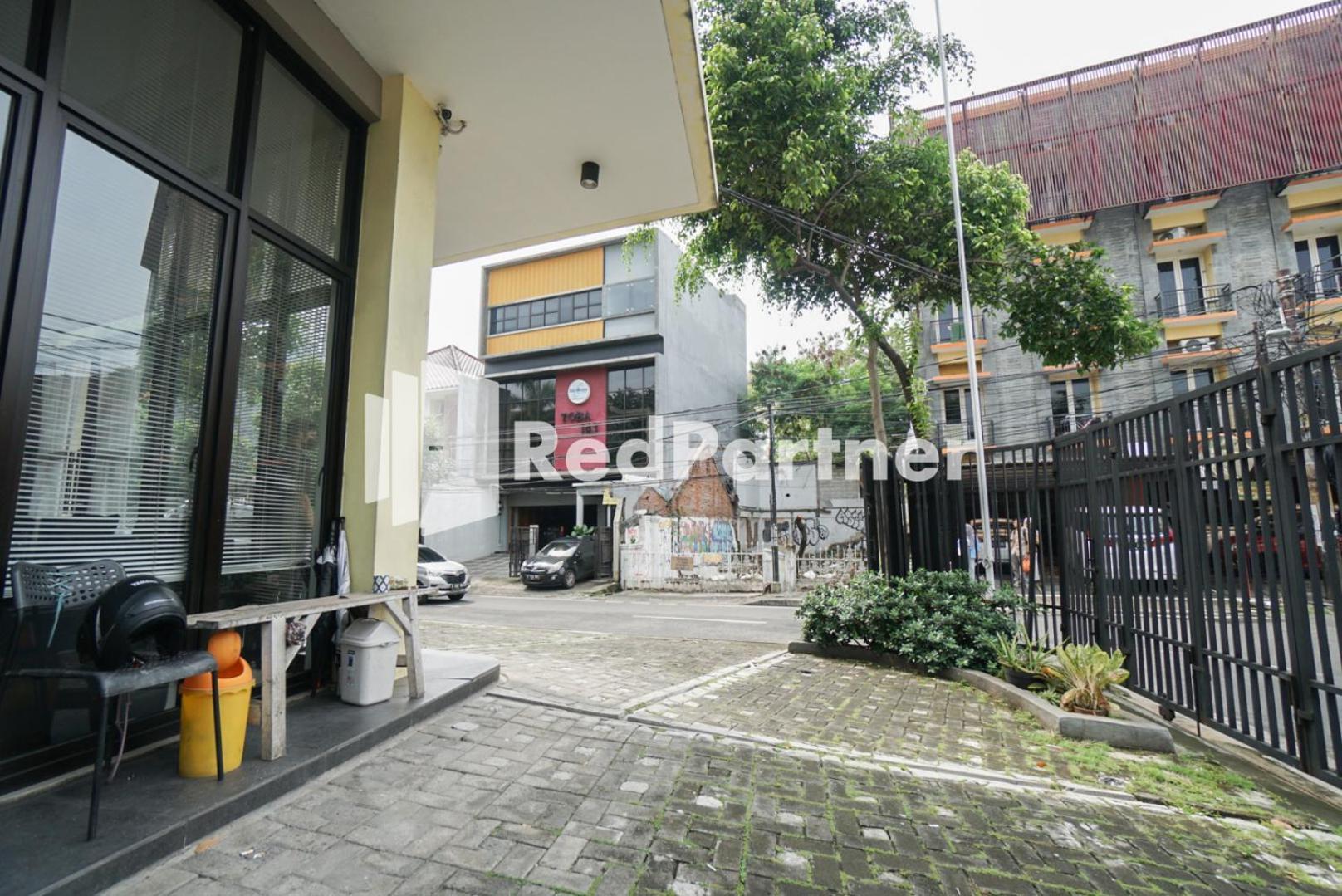 Toba Mansion Syariah Near Benhil Redpartner Hotel Jakarta Kültér fotó